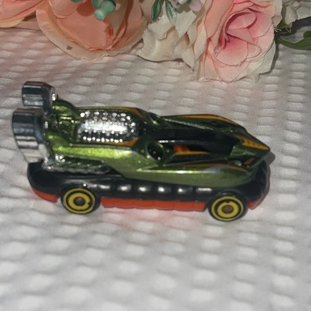 2014 HOT WHEELS HOVER STORM SHARK CONTROL METAL FLAKE GREEN 2 5/8